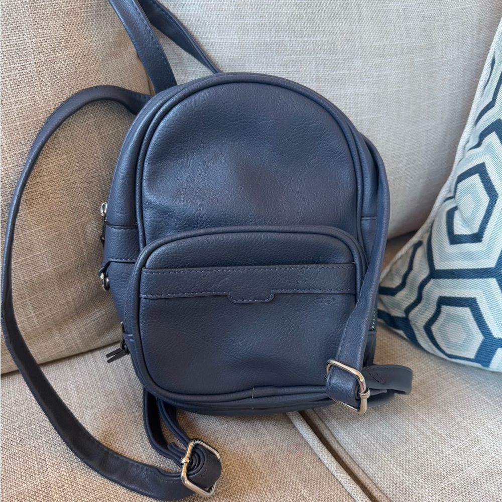 Mini backpack no boundaries